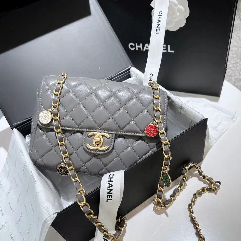 Bags - Trends CNL3 Augmented reality Adee 060 Streamlined -