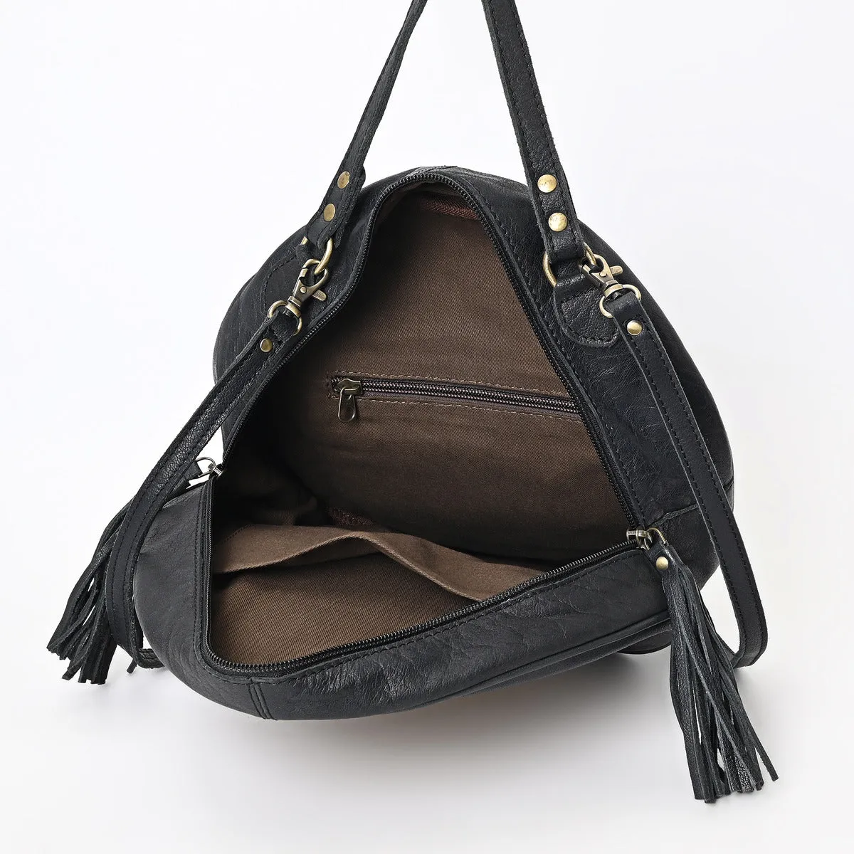 Betsie flow tooled round bag