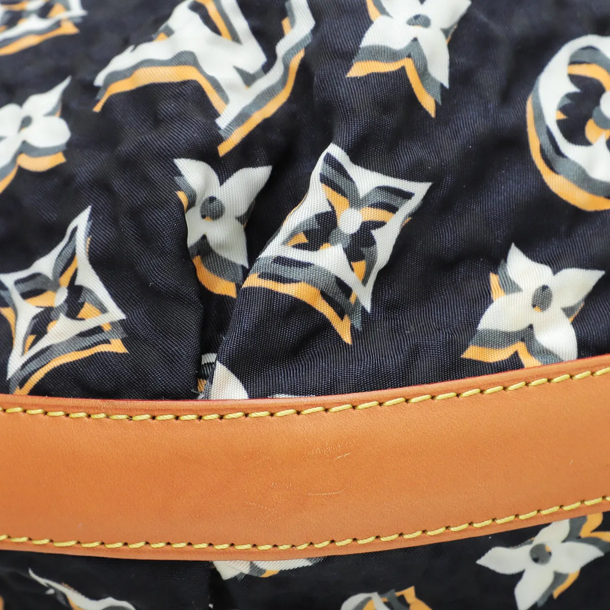 Bulles Louis Blue Navy Vuitton MM Monogram Premium customer care Bag Handcrafted