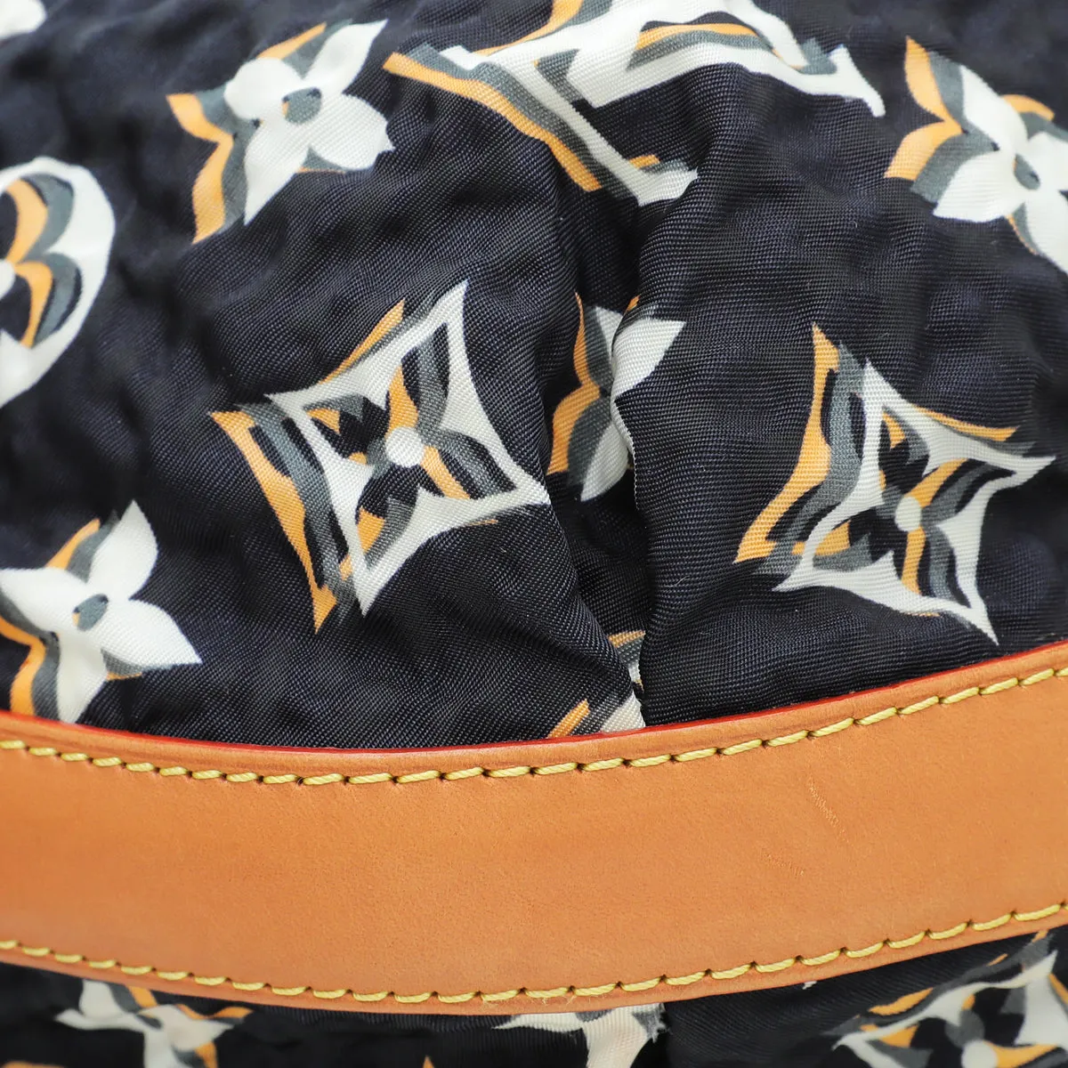 Bulles Louis Blue Navy Vuitton MM Monogram Premium customer care Bag Handcrafted