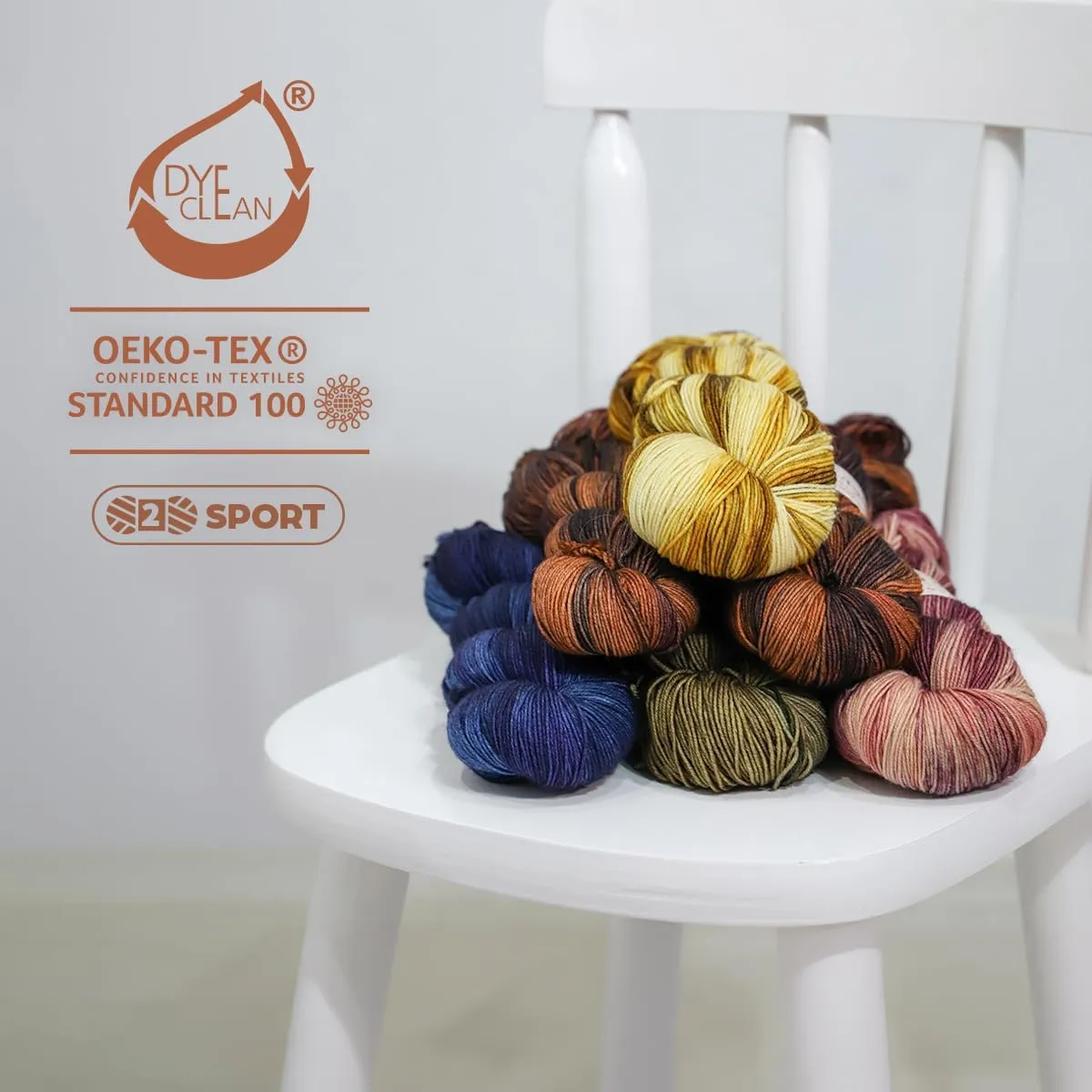 Circulo Lucky Feet - Hand-Painted Superwash Merino Wool Socks Yarn Soft, Comfortable and Durable - Sport Weight, 360 yds, 3.52 oz Color: 9435 - Desert