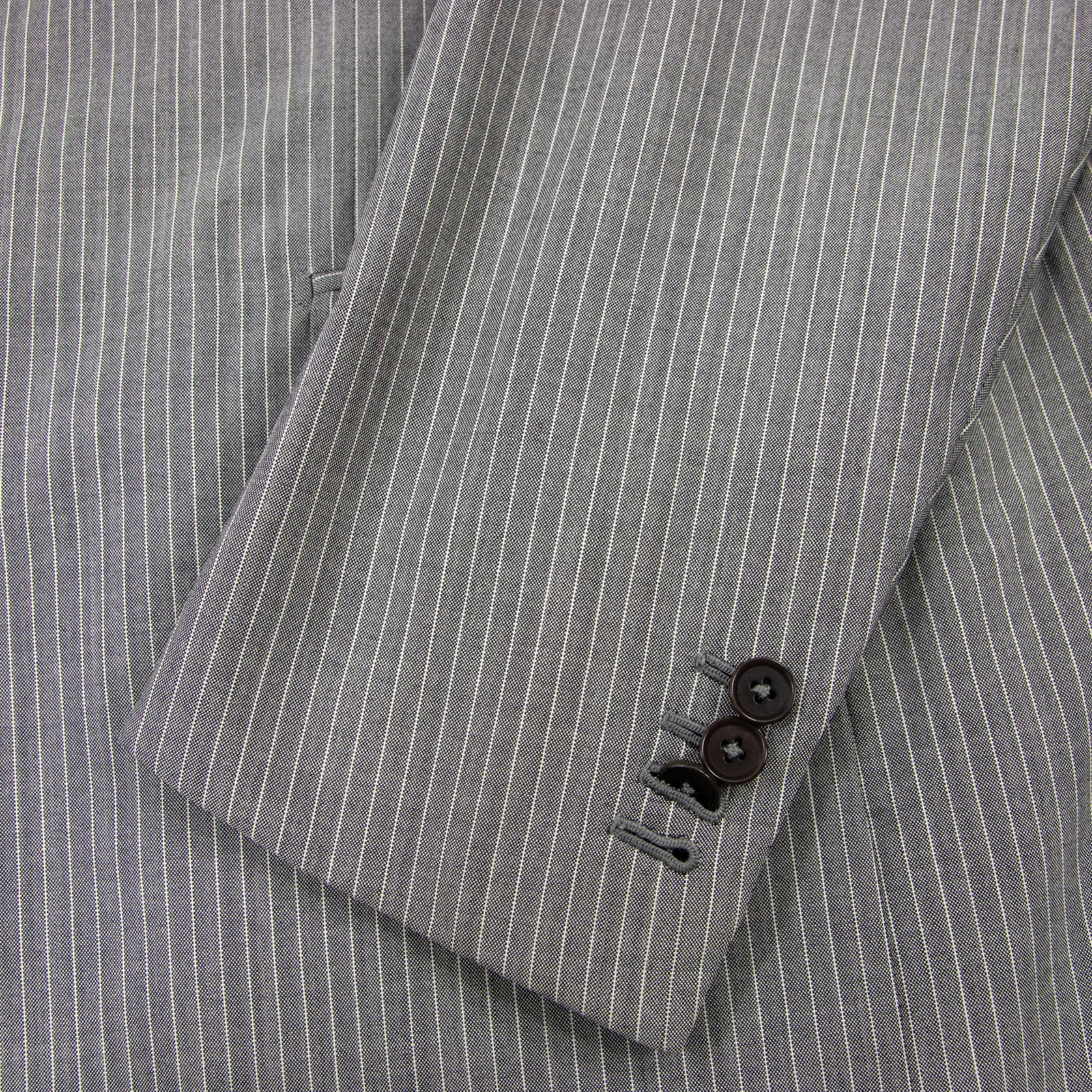 CURRENT Isaia Grey White S130s 2Ply Wool Striped Woven Dual Vents 2Btn Suit 44R