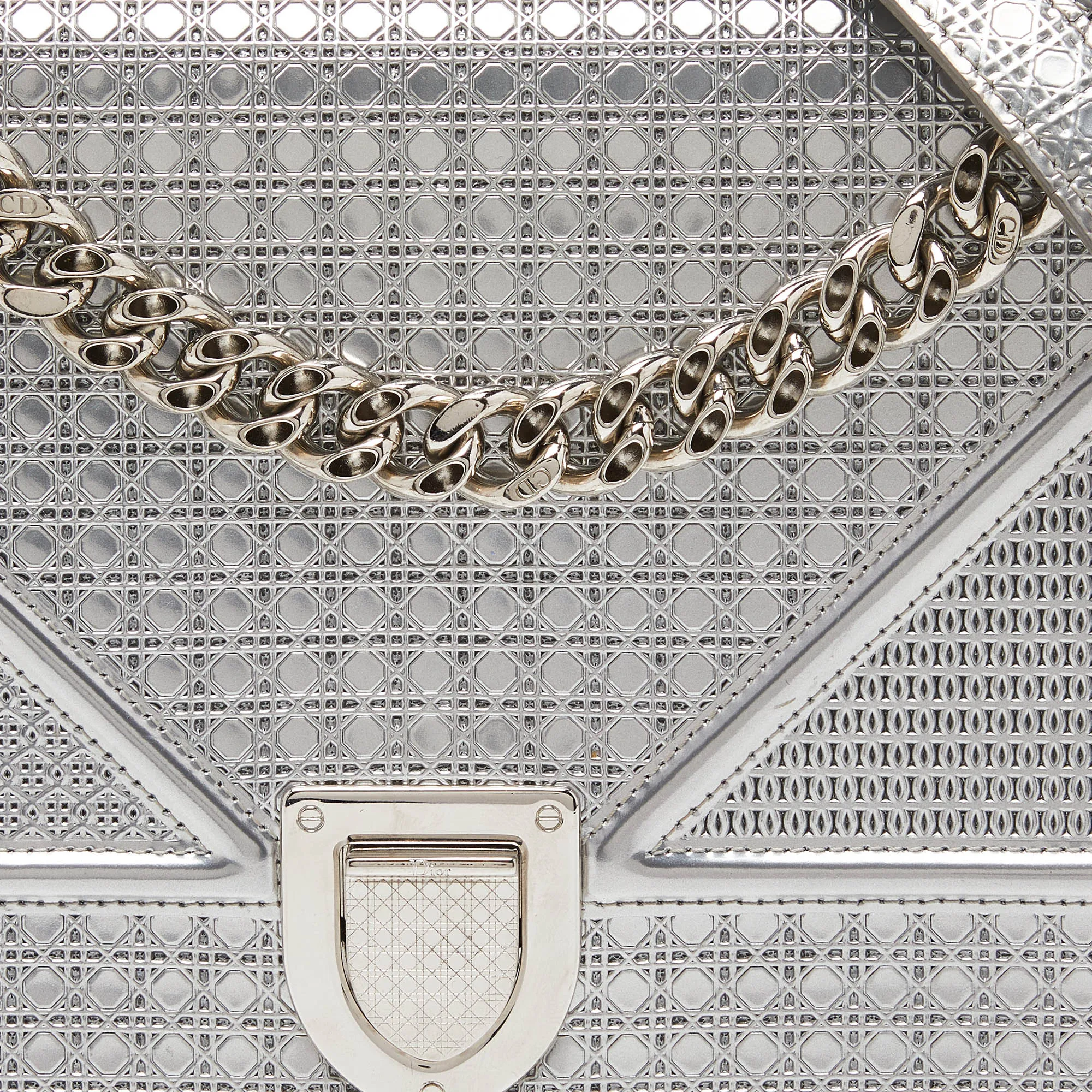 DIOR Silver Microcannage Patent Leather Medium ama Flap Shoulder Bag