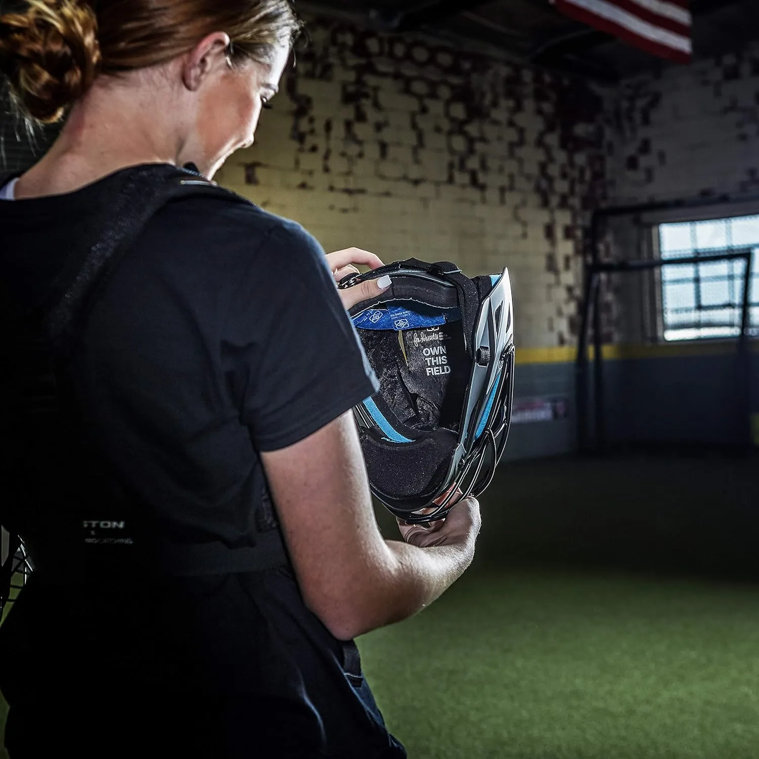 Easton | JEN SCHRO THE VERY BEST Softball Catcher's Helmet | Small/Large | Multiple Colors