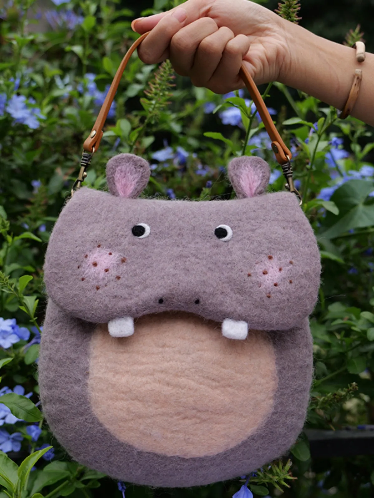 Hip Hippo: Quirky Felted Wool Crossbody Tote for Bold Statements!