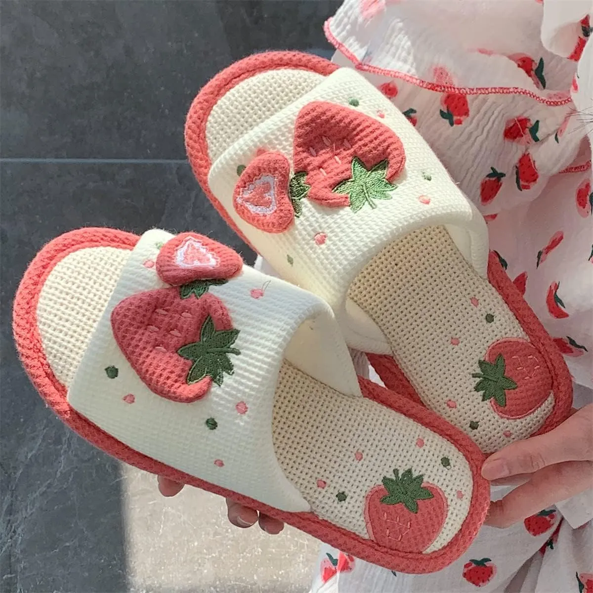 Kawaii Women's Strawberry Linen Cotton Slippers - Indoor Non-Slip Floor Slides