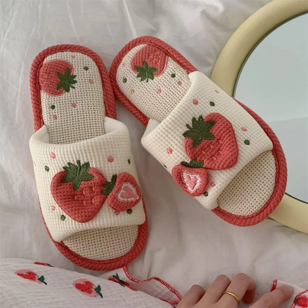 Kawaii Women's Strawberry Linen Cotton Slippers - Indoor Non-Slip Floor Slides