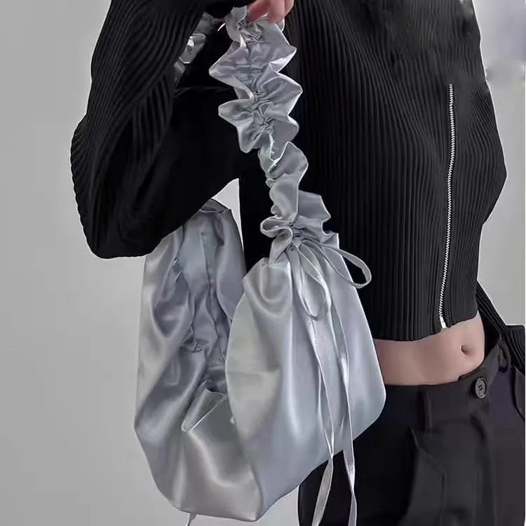 Korean Pleated Cloud Bag, Versatile for Women, Lightweight Hand-Held One Shoulder Bag, Dumpling Shaped(Silver)