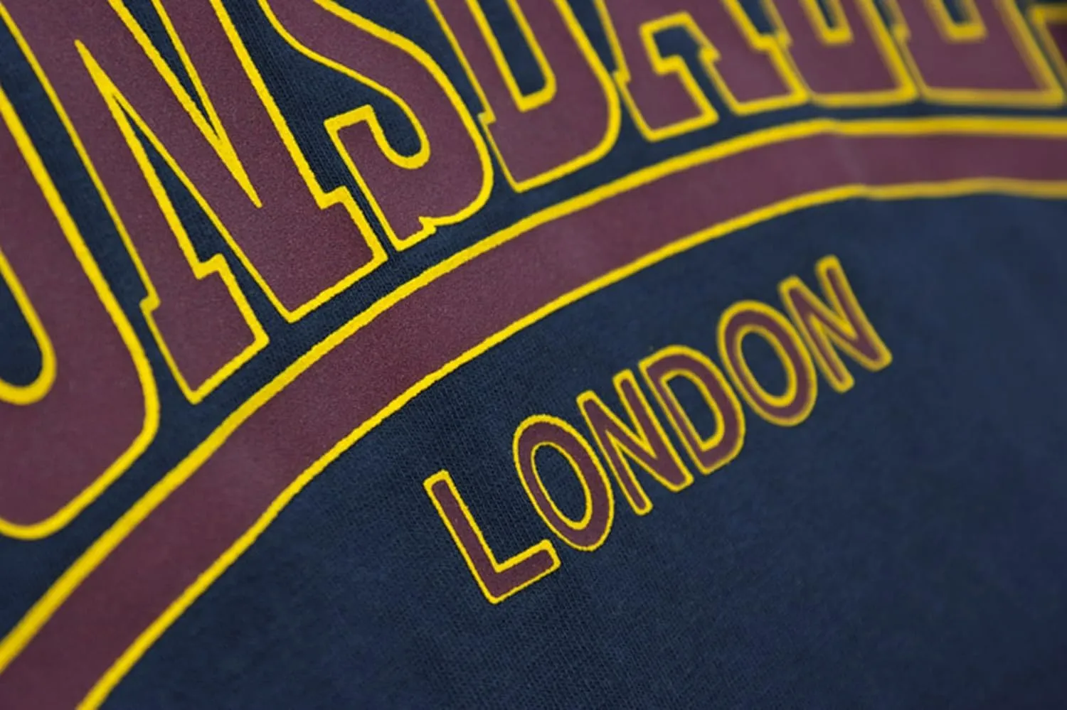Lonsdale Men's Classic Flock Print Premium Logo T-Shirt 100% Cotton Slim-Fit