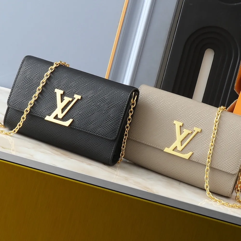 LV POCHETTE LOUISE BAG BLACK 22CM M23756