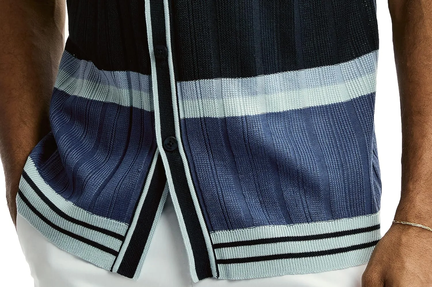 Men’s Short Sleeve Collar Knit Sports Shirt – Chevron Stripe and Color Blocked Horizontal Pattern