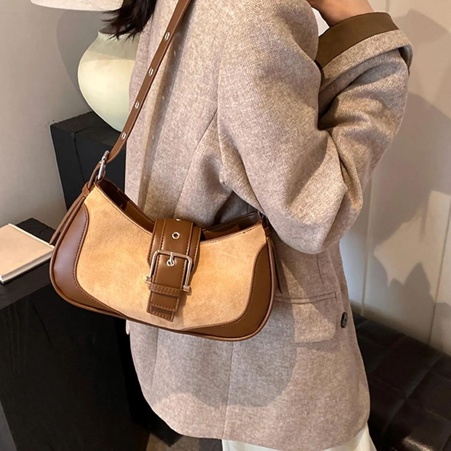 Retro Shoulder Bag PU Leather Handbag for Women Stylish Underarm Purse with Large Capacity and Adjustable Strap