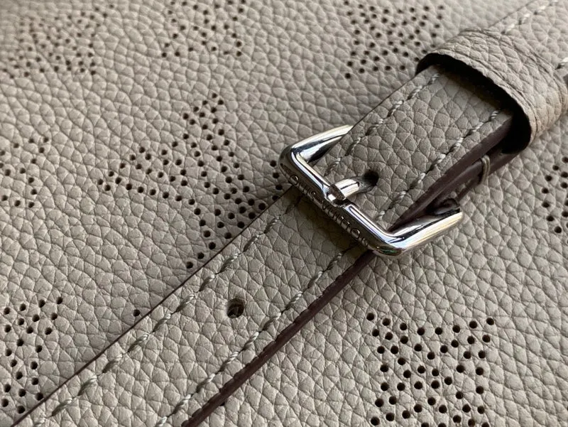 Vuitton - 16385 - Louis Trusted CC Bags Streamlined Bags