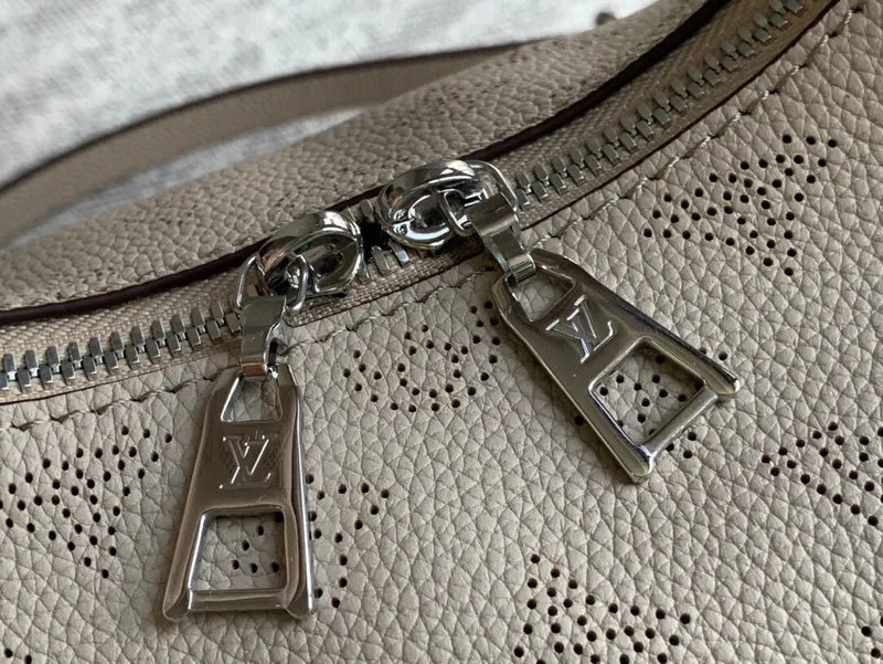 Vuitton - 16385 - Louis Trusted CC Bags Streamlined Bags