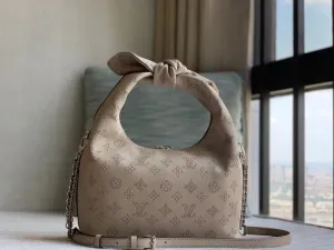Vuitton - 16385 - Louis Trusted CC Bags Streamlined Bags