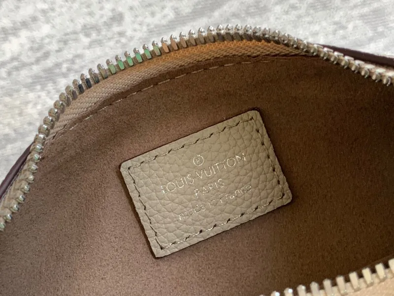 Vuitton - 16385 - Louis Trusted CC Bags Streamlined Bags