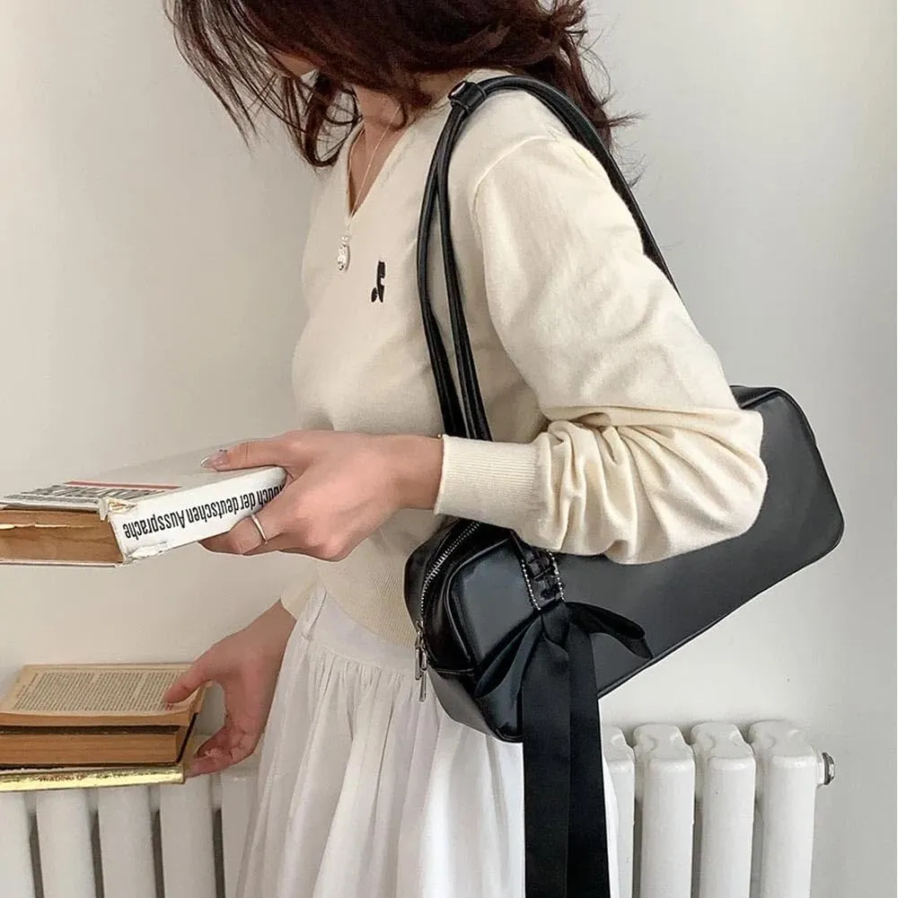 Women's niche design armpit bag, small and cute shoulder bag, fashionable, elegant and charming handbag